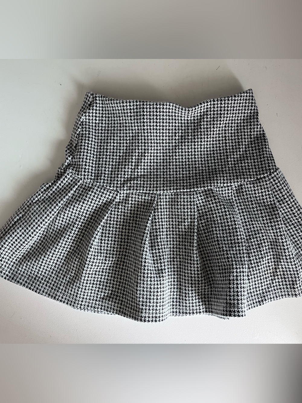 H&M Black and White Houndstooth Flared Mini Skirt kids 6-8